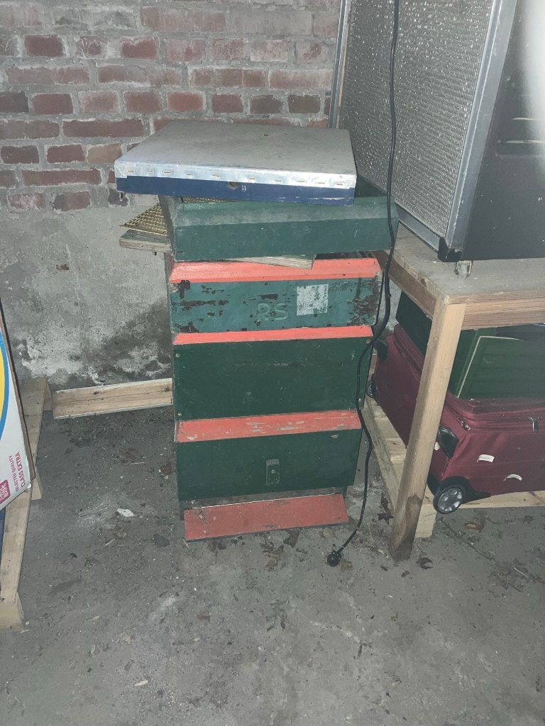 bijenkast honingkamer broedkamer, Bijen