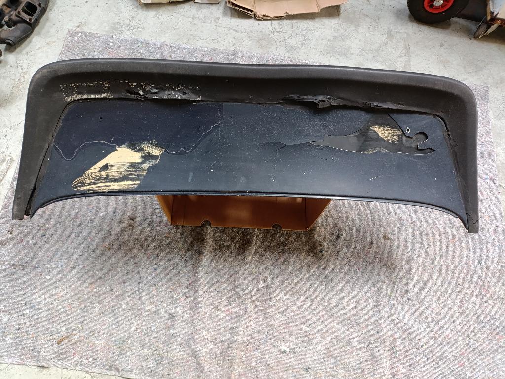 Saab 900 classic whaletail spoiler (beschadigd), Ophalen, Gebruikt, Achterklep, Achter