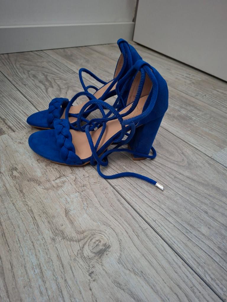 Blauwe pumps - NIEUW, Kleding | Dames, Schoenen, Blauw, Sandalen of Muiltjes, Ophalen of Verzenden, Onbekend