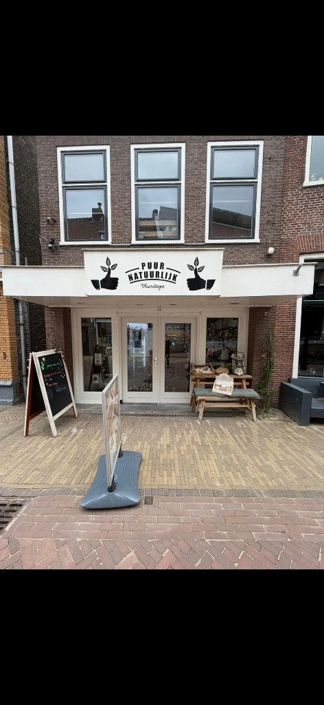 Winkel ter overname in Vlaardingen, 105 m², Koop, Winkelruimte