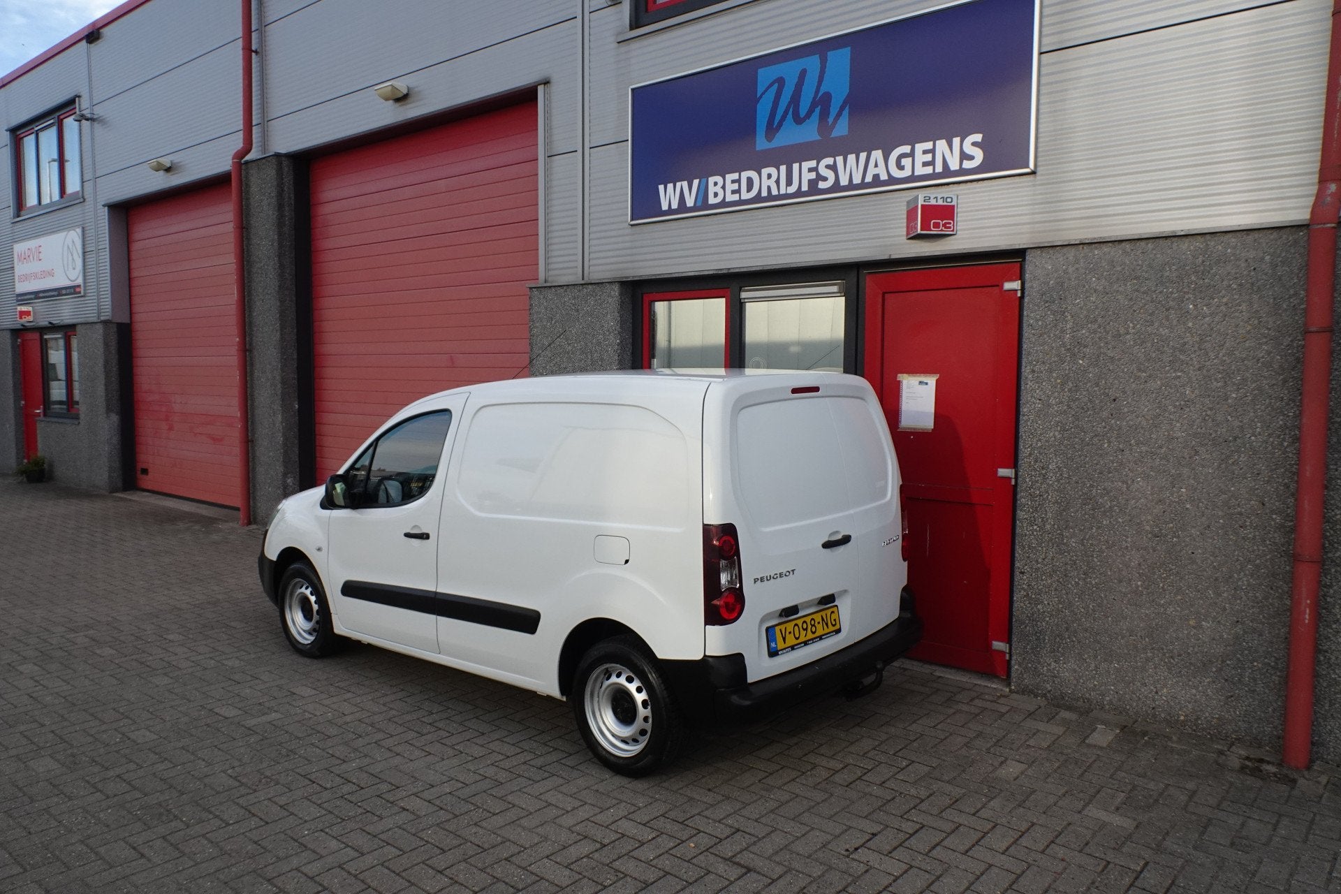 Peugeot Partner 120 1.6 BlueHDi 75 L1 XR airco 124381 km !, Auto's, Voorwielaandrijving, Dealer onderhouden, Stof, Gebruikt