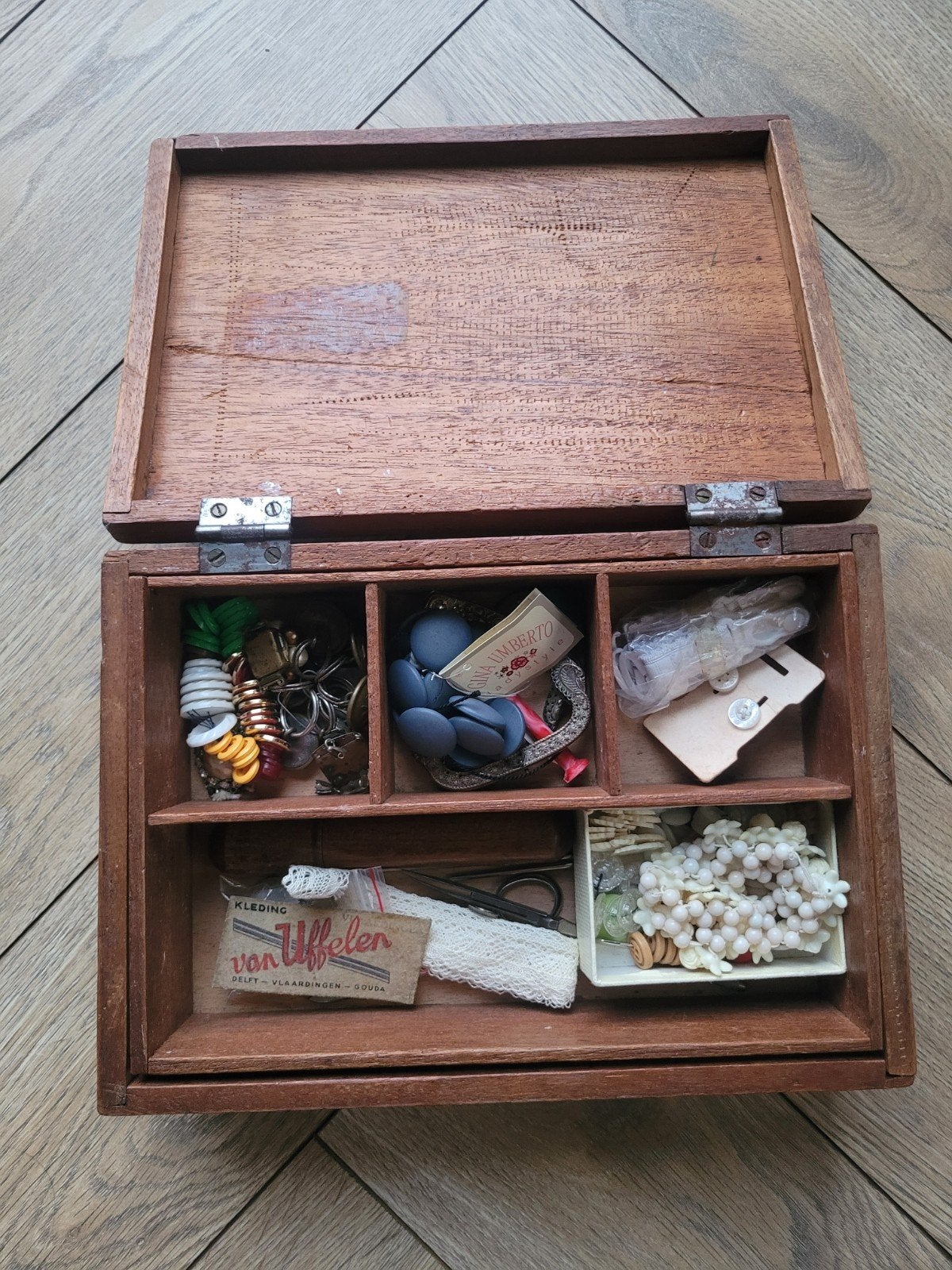 Vintage Naaidoos met Inhoud - Houten Doos met Naaigerei, Ophalen of Verzenden