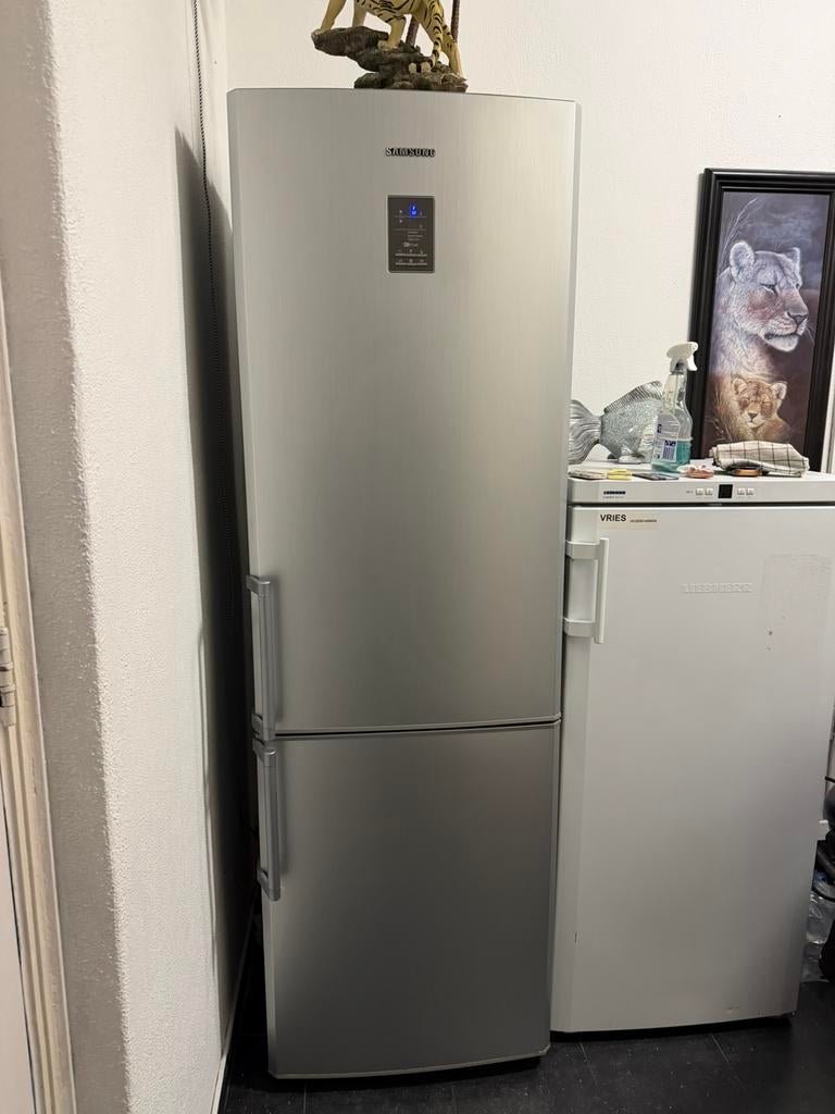 Samsung koelkast, Witgoed en Apparatuur, Koelkasten en IJskasten, 200 liter of meer, Met aparte vriezer, Zo goed als nieuw, 160 cm of meer
