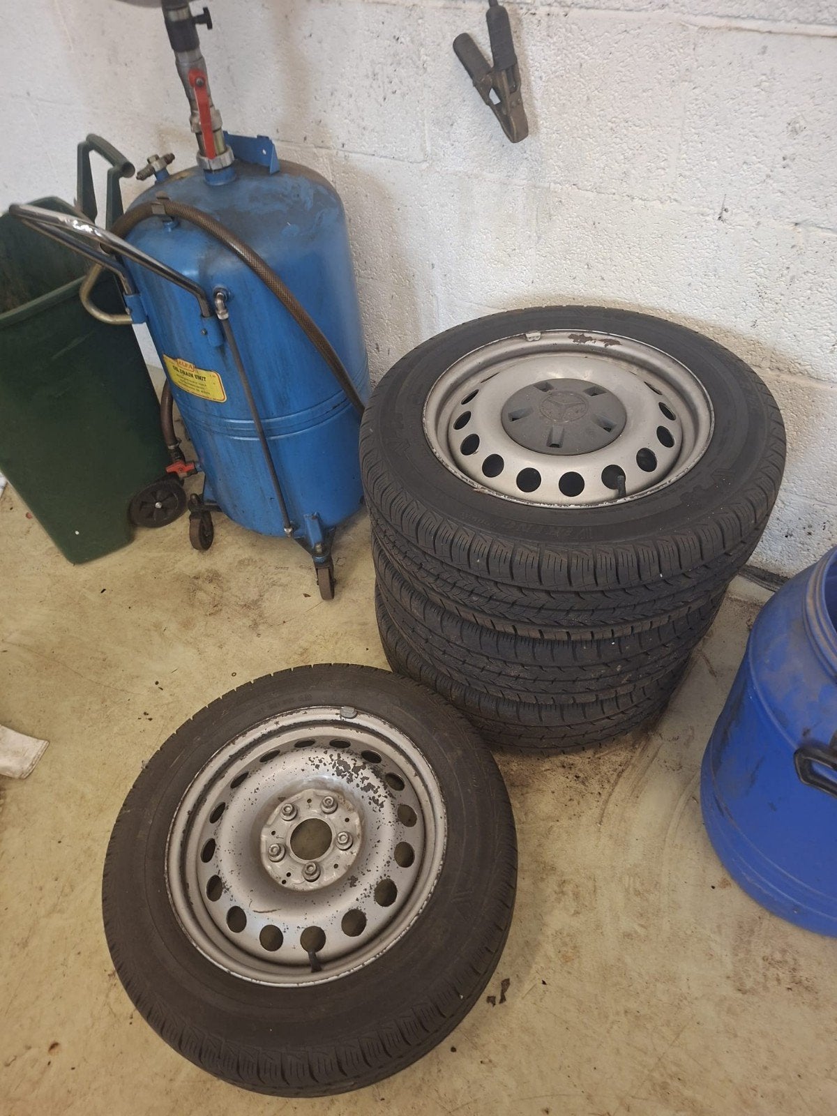 4 mecedes vitobanden, Auto diversen, Ophalen