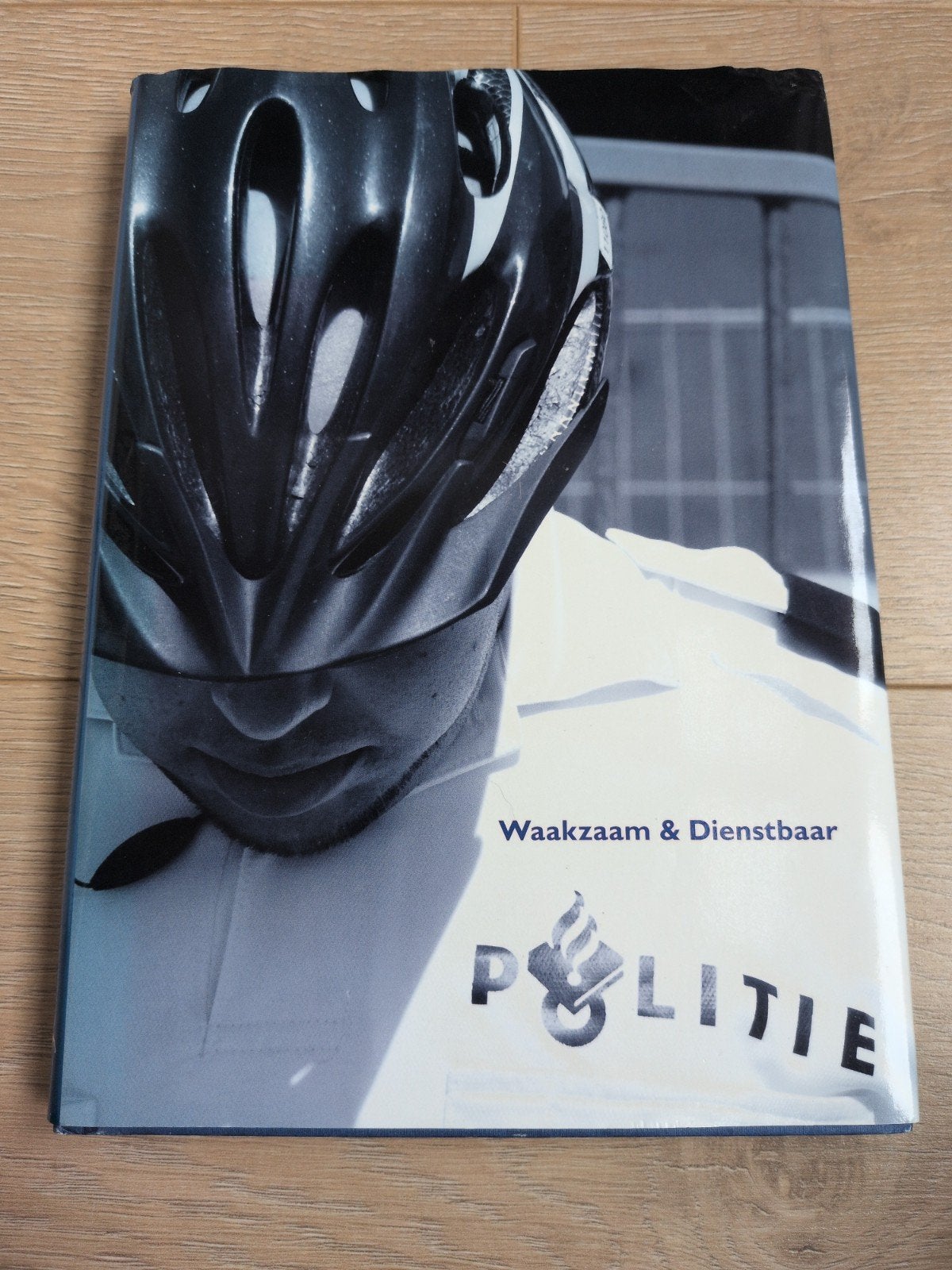 Waakzaam & Dienstbaar - Politie, Ophalen of Verzenden, Gelezen, Onbekend, Nederland