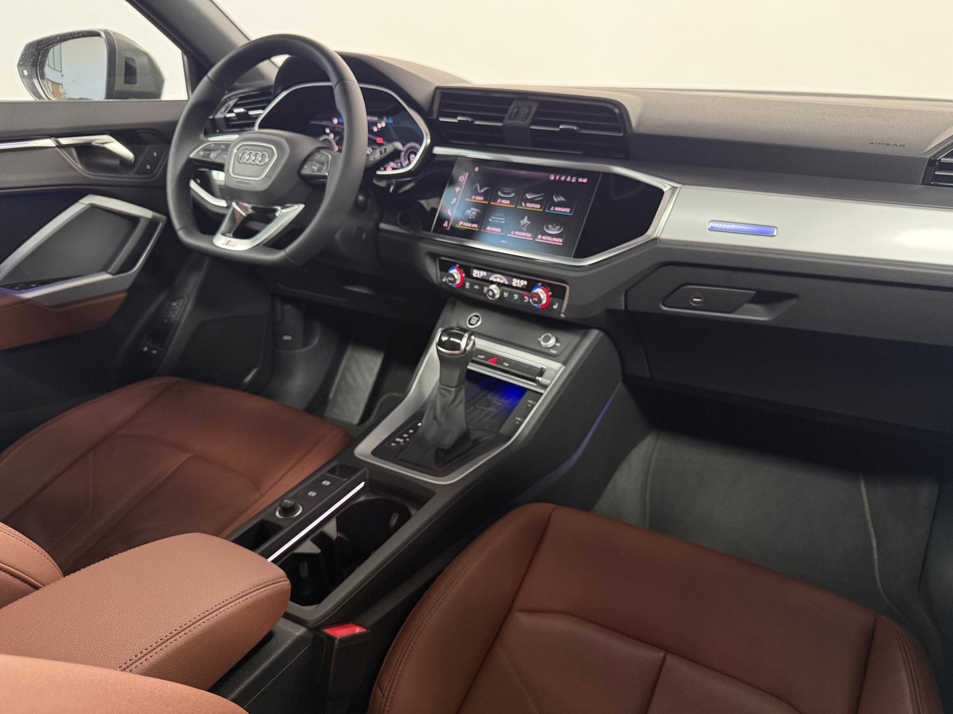 Audi Q3 Sportback 45 TFSI e S Line ACC Pano Sfeer 360 Keyles, Auto's, Dealer onderhouden, Gebruikt, Met garantie (alle), Hybride Elektrisch/Benzine