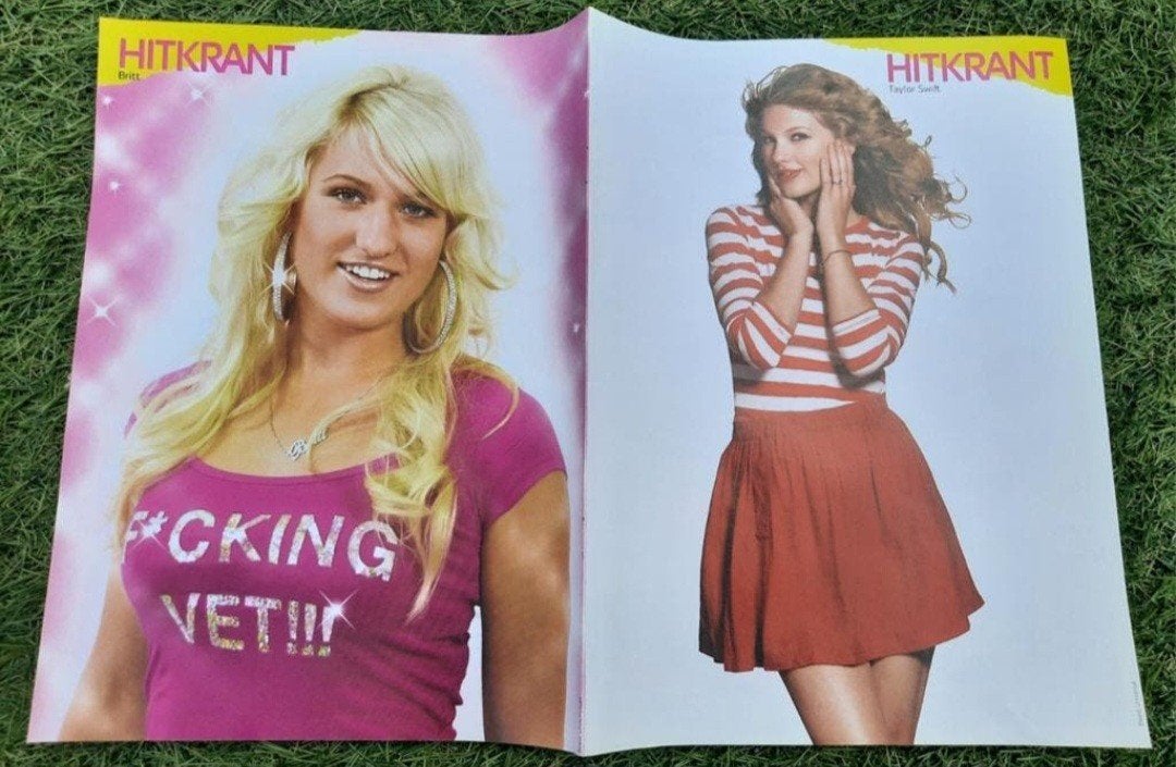 Poster 2x A4 Hitkrant 2011 Taylor Swift Rihanna Britt ea, Verzamelen, Ophalen of Verzenden, Gebruikt, A1 t/m A3, Muziek