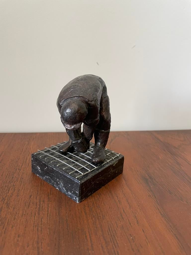 Bronzen beeldje - Ijzervlechter, Ophalen of Verzenden, Gebruikt, Mens
