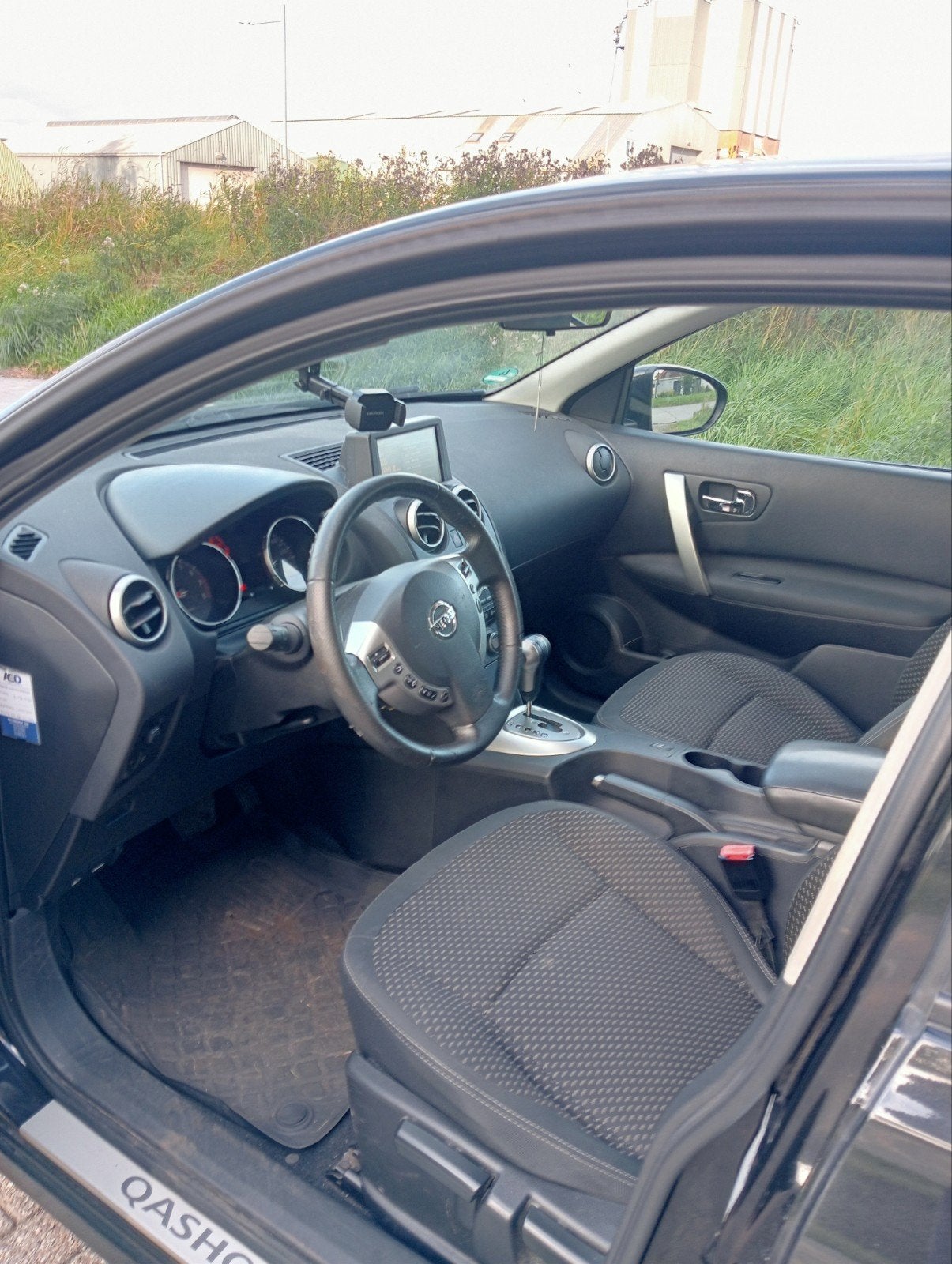 Foto 10 van Nissan Qashqai 2.0 2WD CVT 2008 Zwart