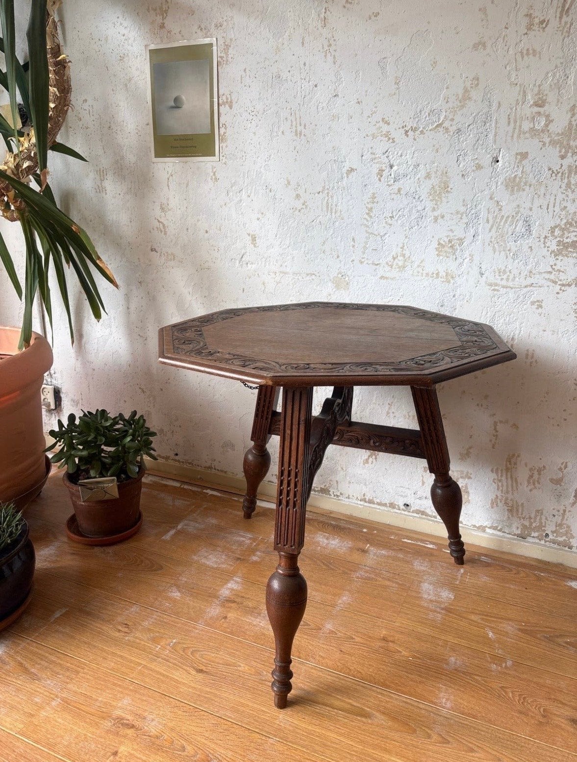 Vintage tafel met Houtsnijwerk, Huis en Inrichting, Tafels | Eettafels, Ophalen, Gebruikt, 50 tot 100 cm, Rond