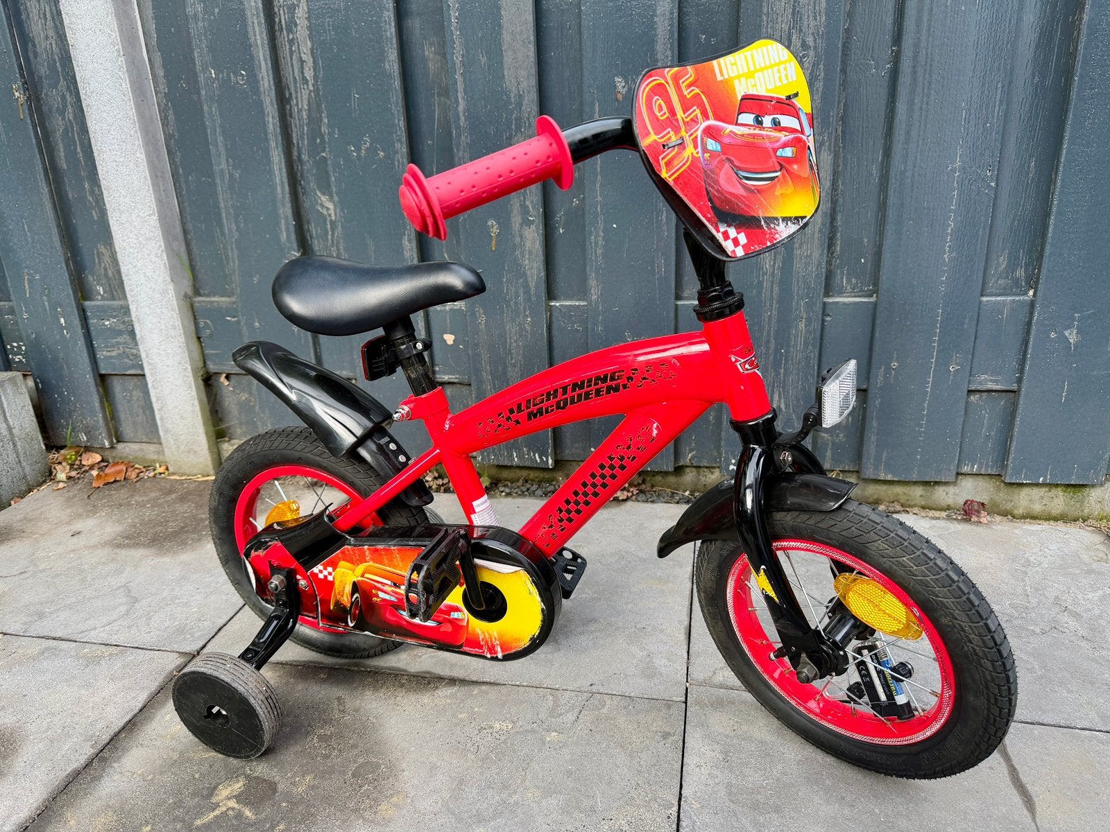 Cars Kinderfiets Met Zijwielen!, Fietsen en Brommers, Ophalen, Terugtraprem, Zijwieltjes, Gebruikt