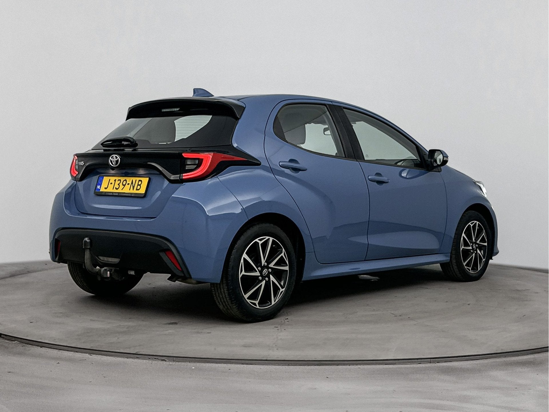 Toyota Yaris 1.5 VVT-i First Edition | Dealer onderhouden |, Auto's, Blauw, Bedrijf, Handgeschakeld, 850 kg
