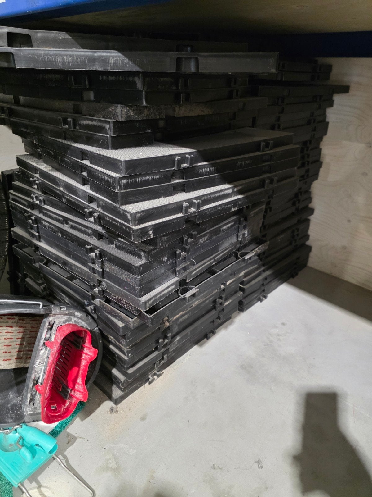 Zwarte kunststof tegels voor vloer of wand minimaal 60 stuks, Caravans en Kamperen, Ophalen