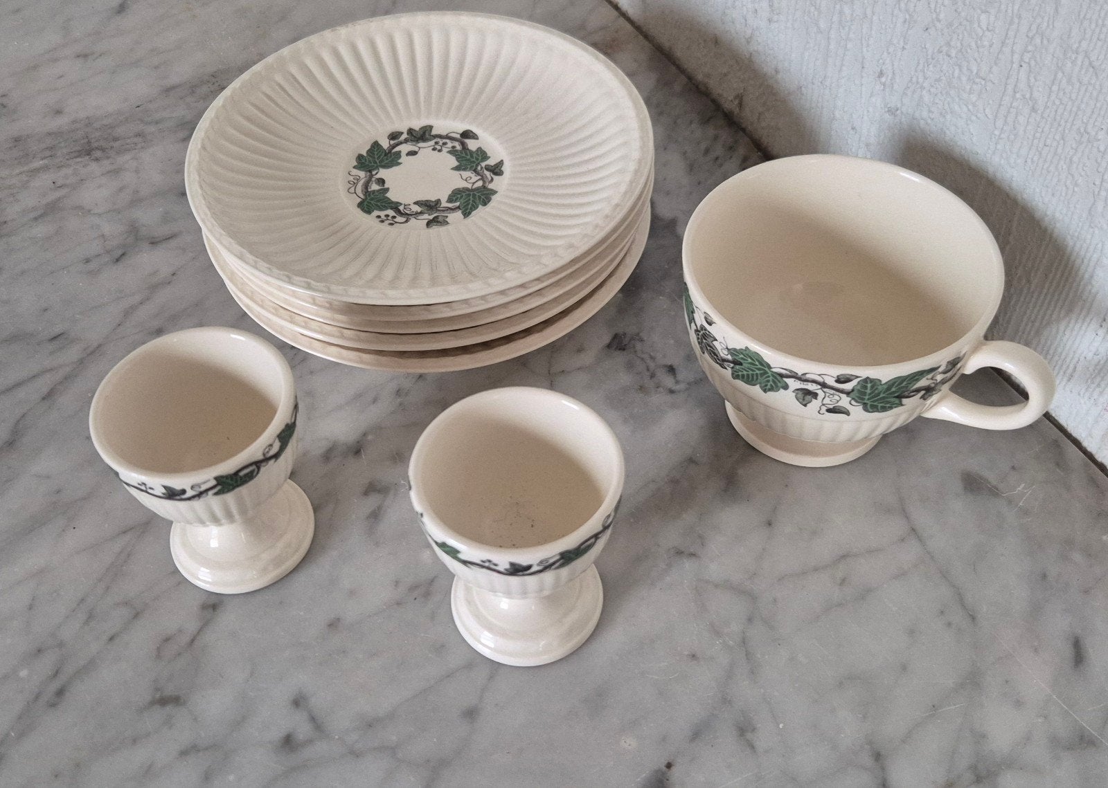 Wedgwood Stratford servies: kop, schotels en eierdopjes, Ophalen