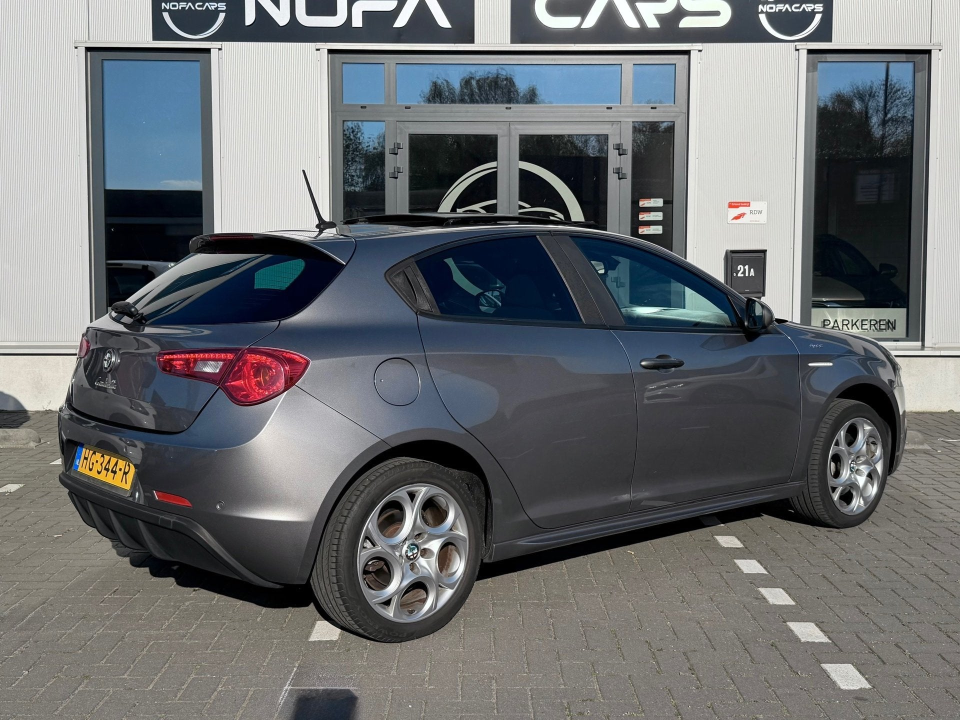 Alfa Romeo Giulietta 1.4 T Sprint|Pano|Navi|Nap, Auto's, Voorwielaandrijving, Gebruikt, 4 cilinders, Origineel Nederlands
