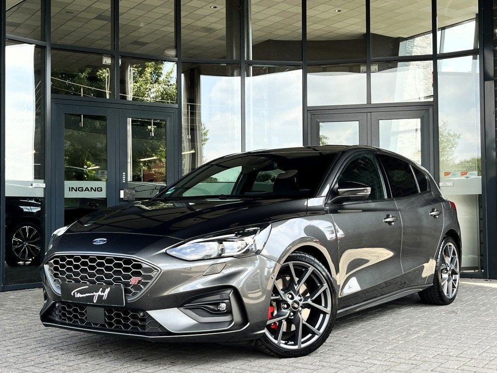 Ford FOCUS 2.3 ECOBOOST ST-3 AD. CRUISE - STUURVERW. - CAMER, Focus, Gebruikt, Euro 6, 4 cilinders