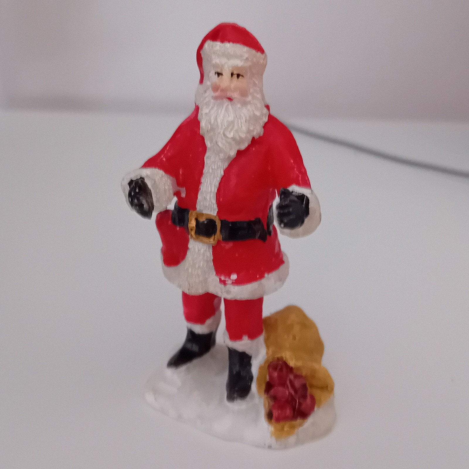 Kerstfiguur Kerstman nr 3 voor Kerstdorp, Diversen, Ophalen of Verzenden