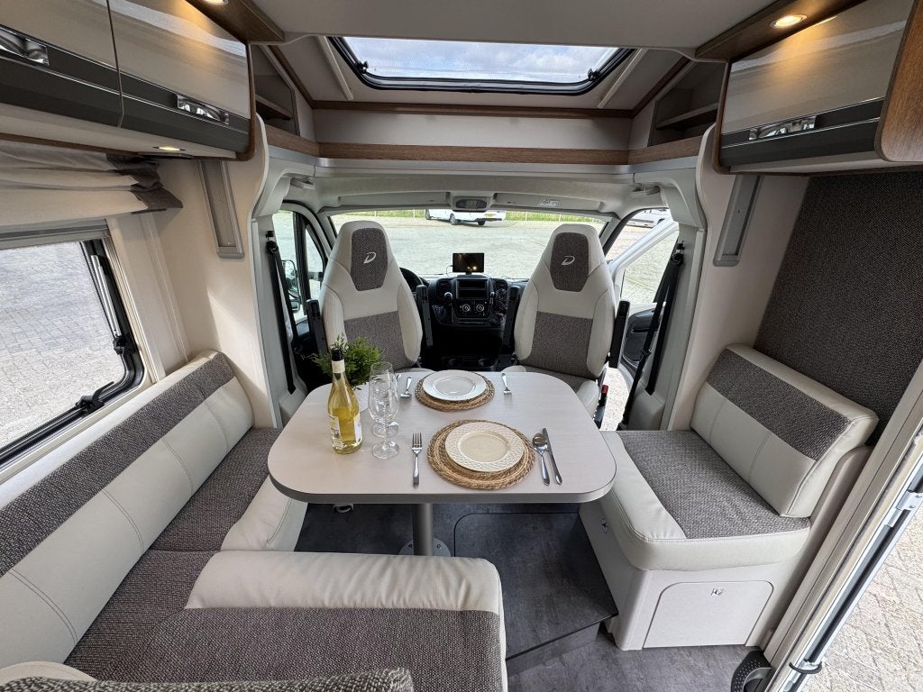 Foto 17 van Dethleffs Trend 7057 Automaat Queensbed Hefbed 2025