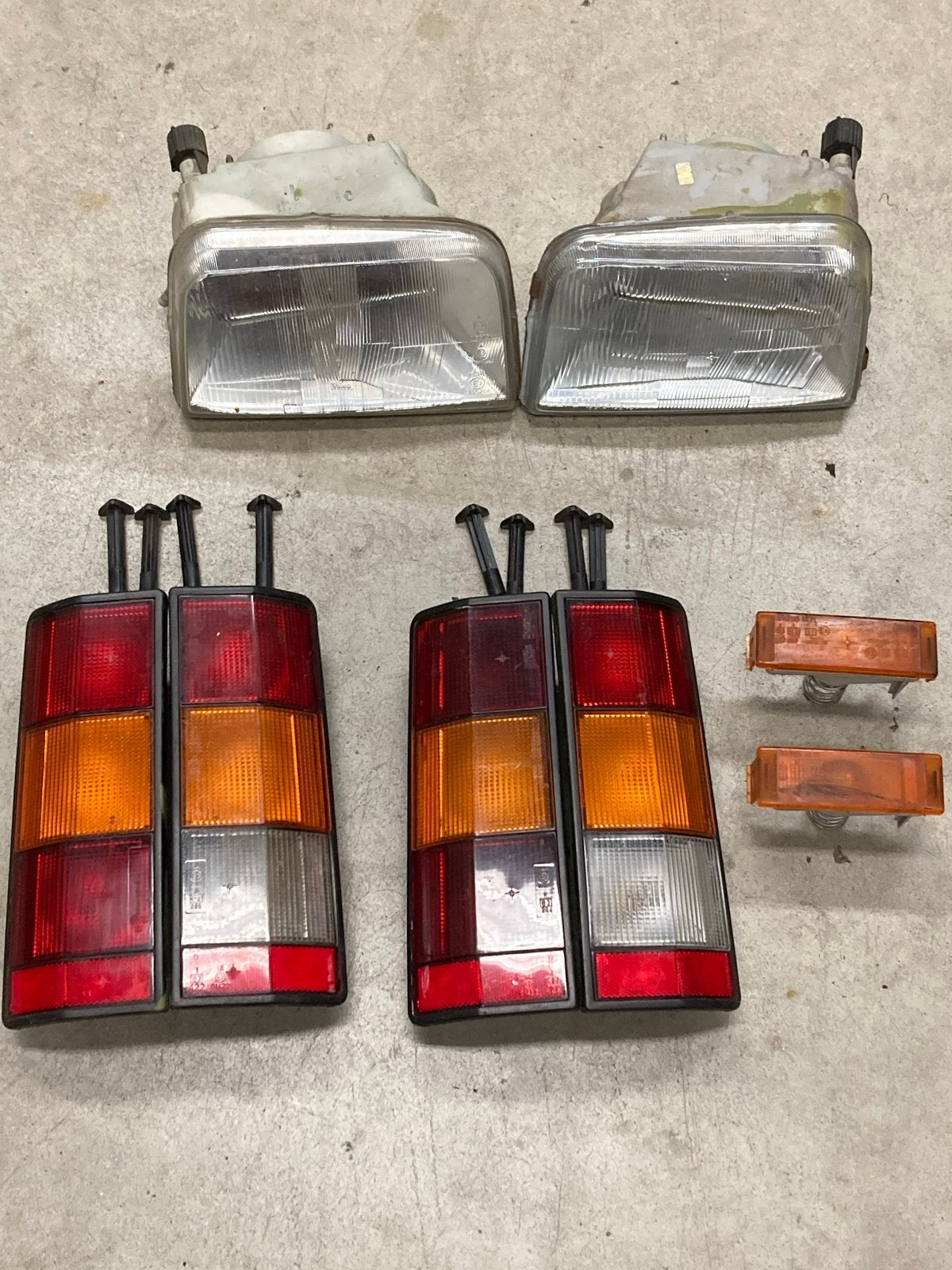 Renault Express Oldtimer Onderdelen: Koplampen, Achterlichte, Ophalen, Gebruikt