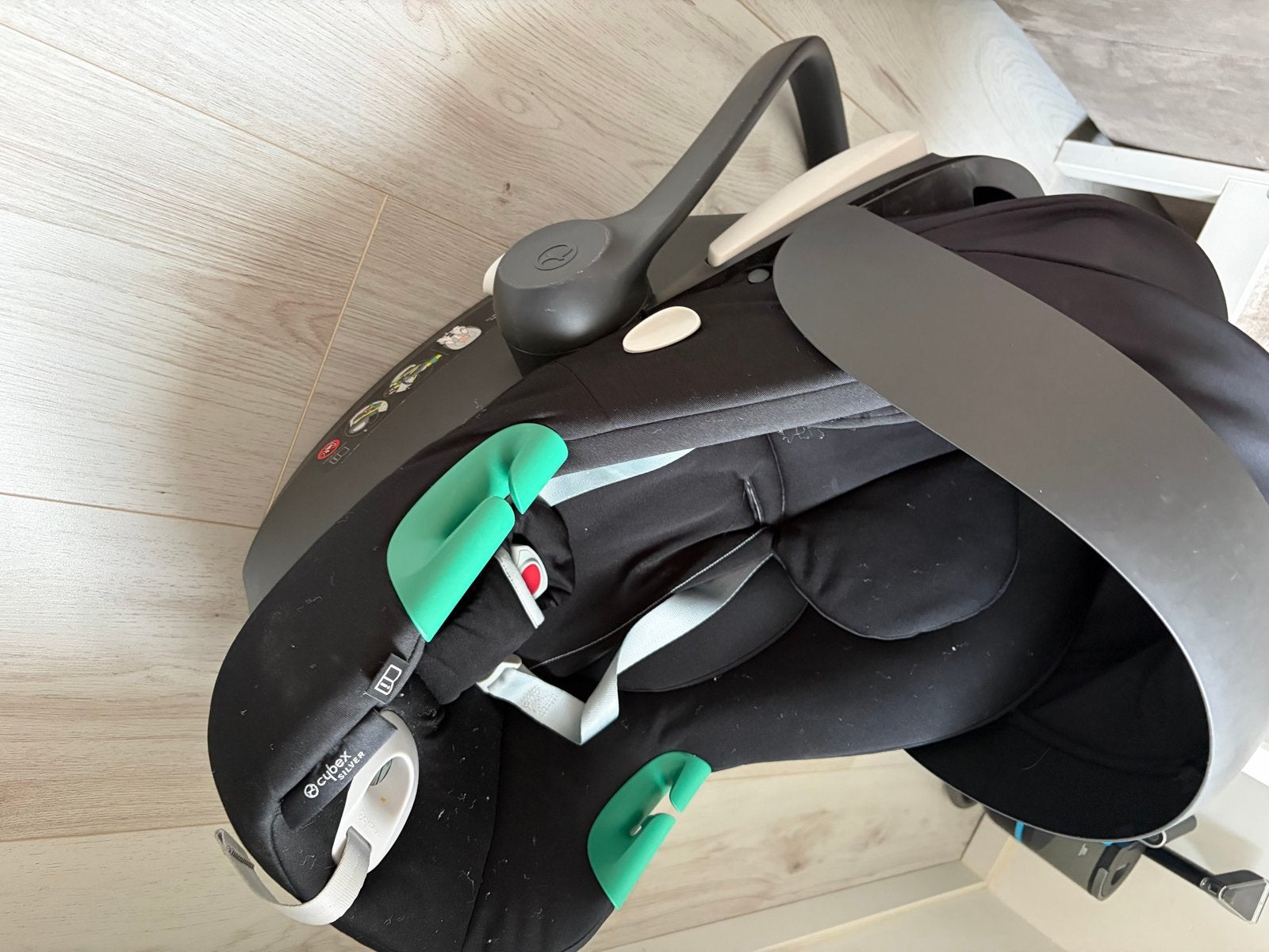 Cybex Aton 5 autostoel met Isofix base, Overige merken, Autogordel of Isofix, Zo goed als nieuw, 0 t/m 13 kg