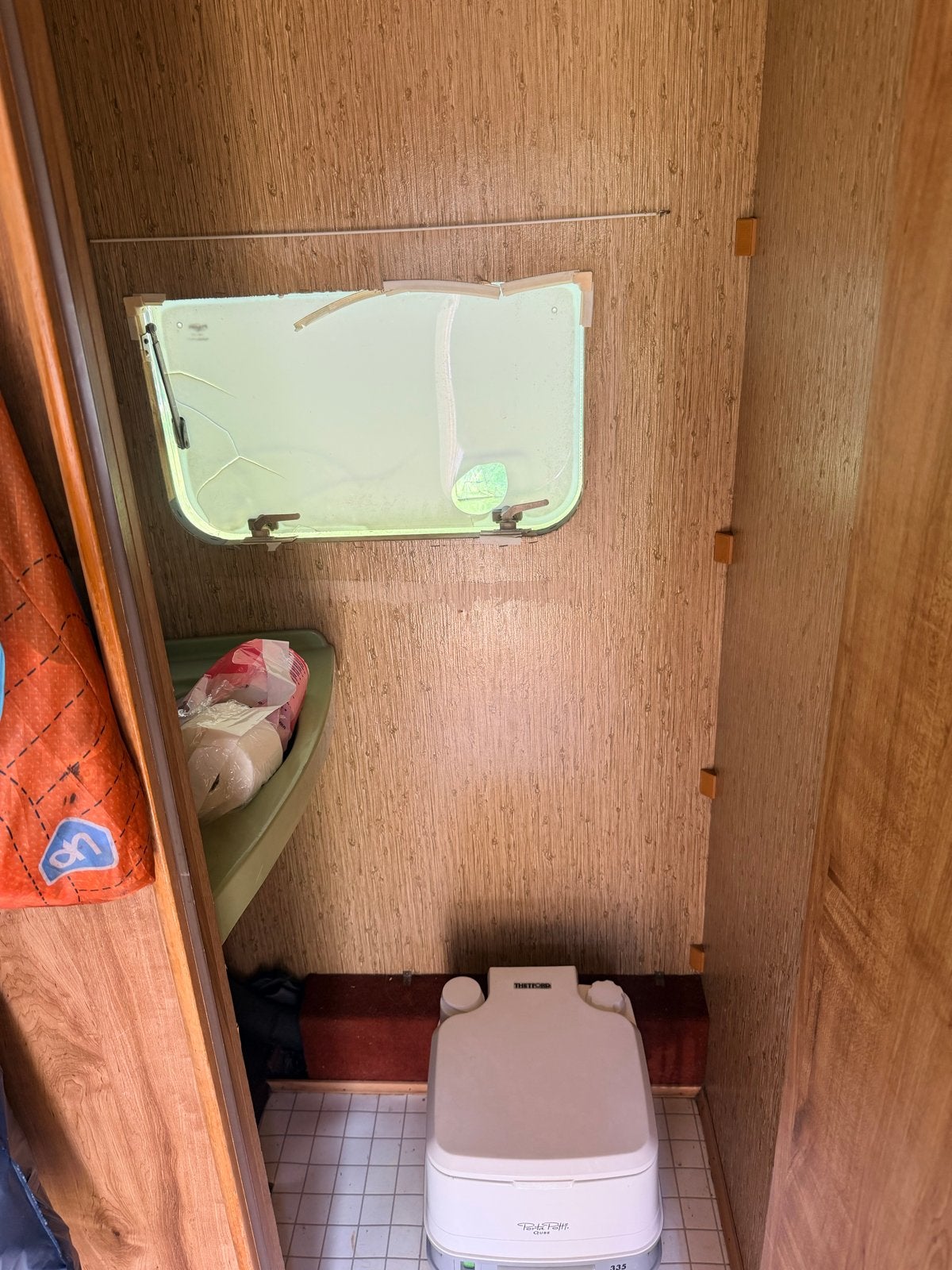 Wilk de Luxe Caravan - Klaar voor avontuur!, Vast bed, Particulier, 4 tot 5 meter, Wilk