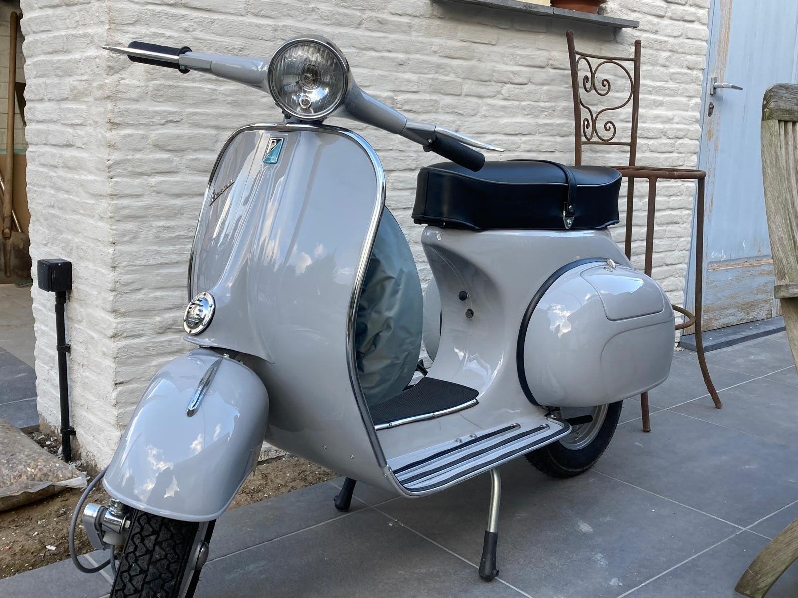 Te koop IZGST VESPA 125 VNB5T WITH VIN. BJ 1964 BIEDEN, Ophalen, Zo goed als nieuw, Benzine, Vespa