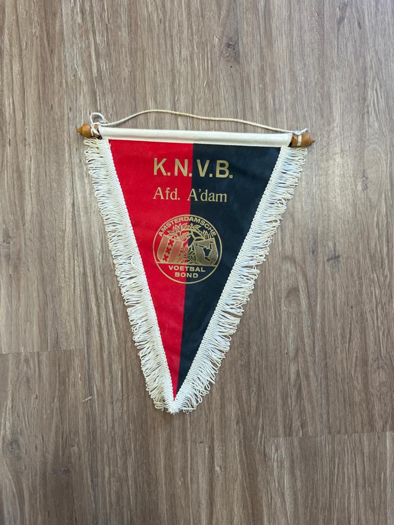 Vintage K.N.V.B. Afd. A'dam Voetbalbond Vaantje, Verzamelen, Sportartikelen en Voetbal, Ophalen of Verzenden, Gebruikt, Overige binnenlandse clubs
