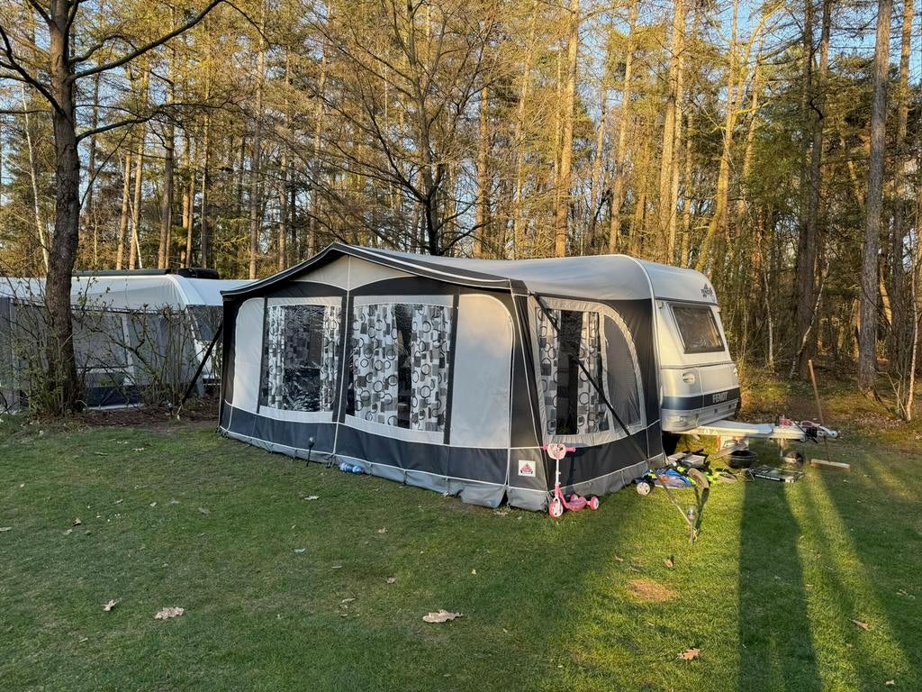 Fendt Saphir 470 uit 2003 - Nette caravan met voortent, Caravans en Kamperen, Caravans, Ringverwarming, Vast bed, Rondzit, Particulier
