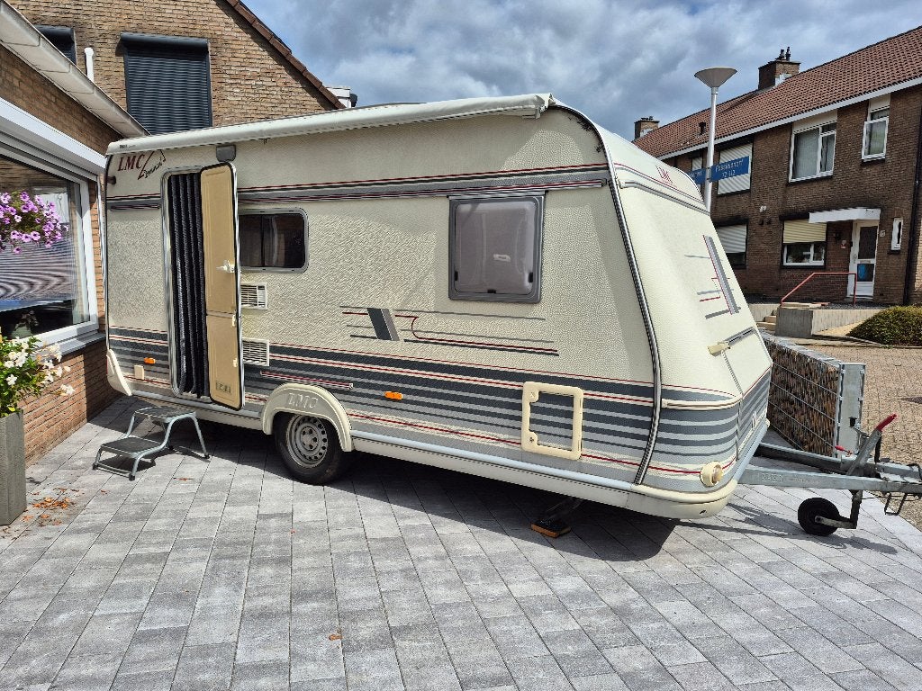LMC Caravan met complete uitrusting en voortent, Caravans en Kamperen, Caravans, Omvormbare zithoek, Treinzit, 750 - 1000 kg, Particulier