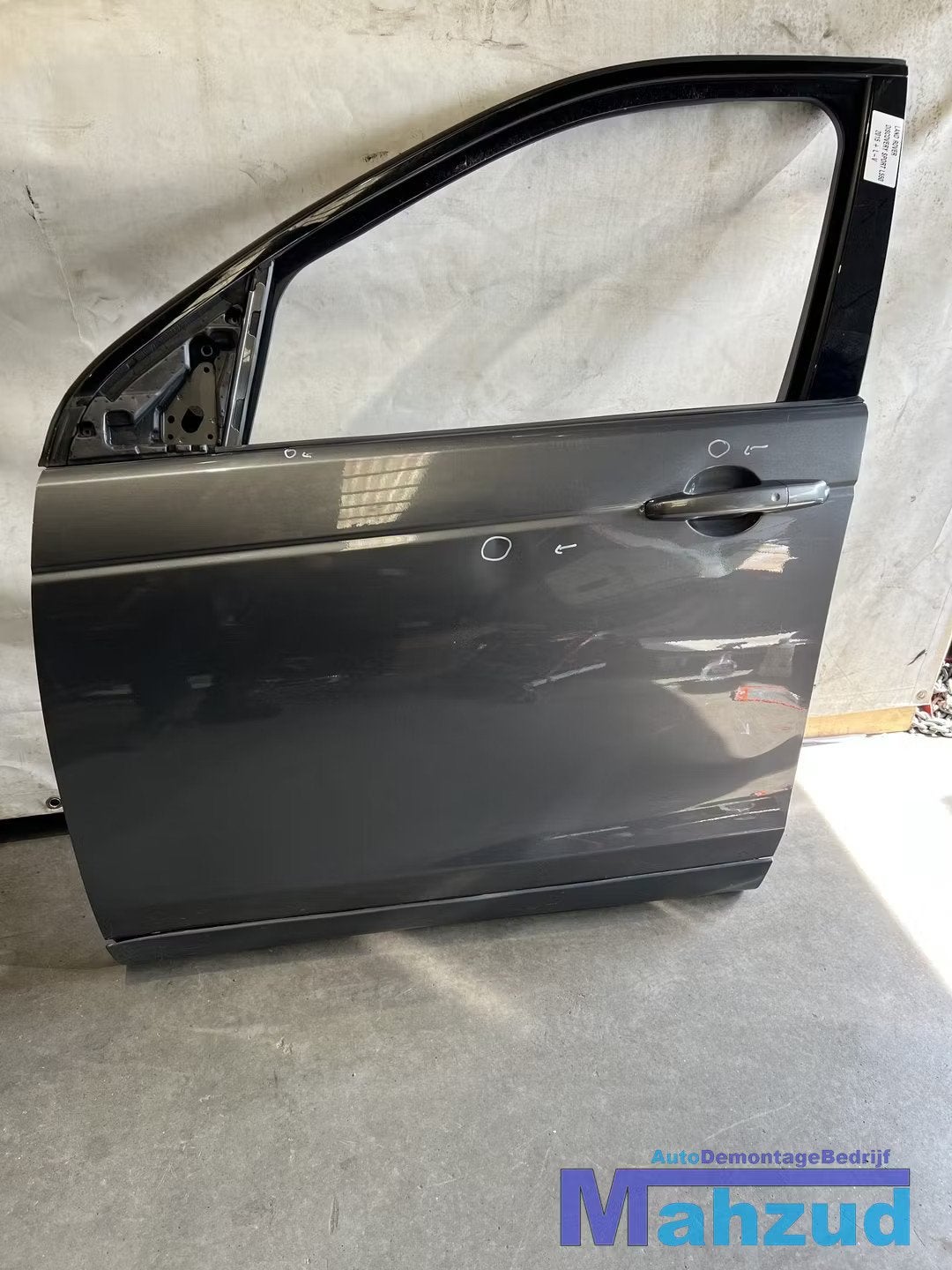 LAND ROVER DISCOVERY Sport L550 Grijs Links voor deur portie, Deur, Voor, Abbey Road, Whitley 1
CV3 4LF  Coventry, Jaguar Land Rover Limited