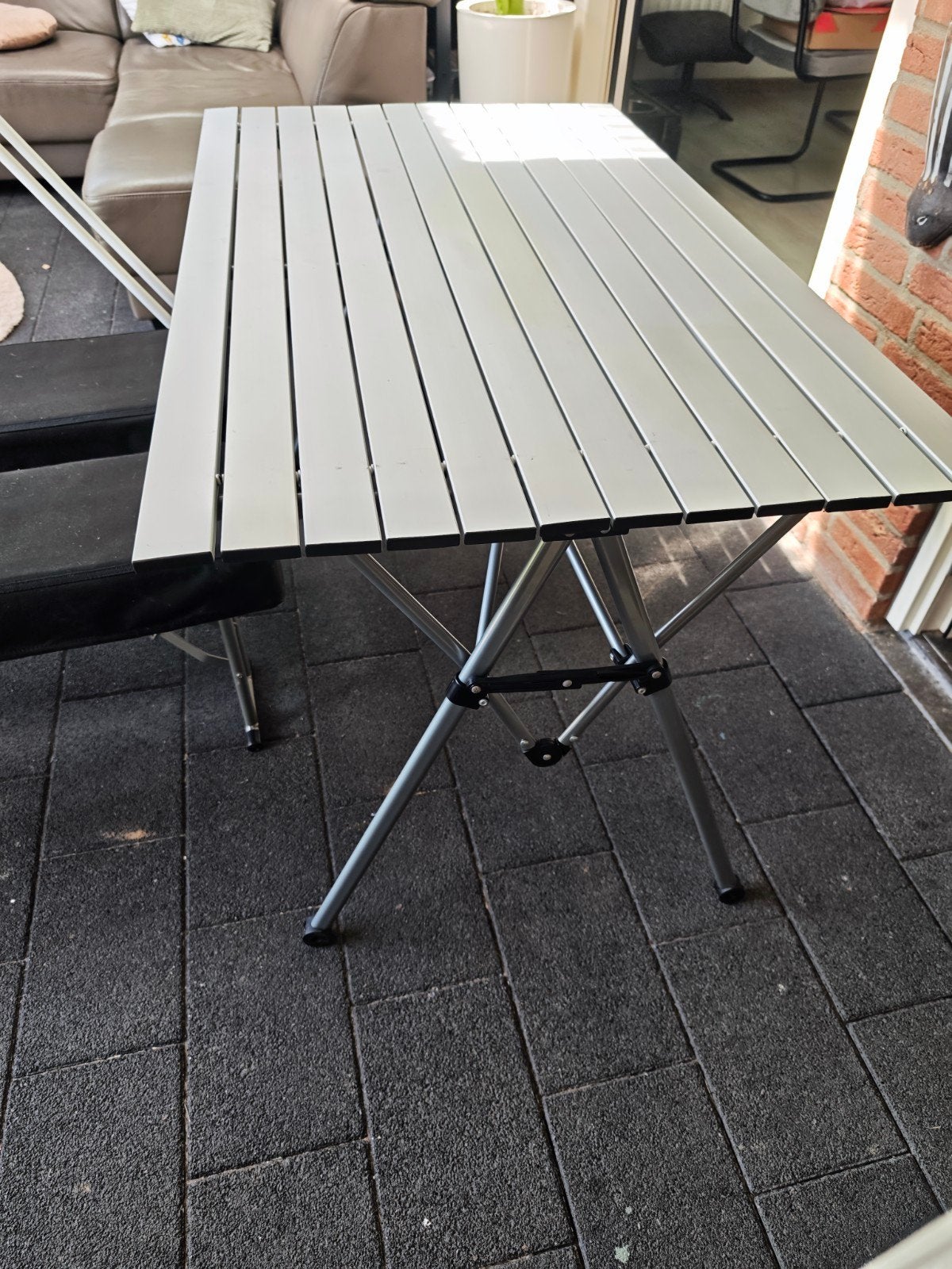 Campingtafel met 2 bankjes - Opvouwbaar en draagbaar, Ophalen of Verzenden, Gebruikt, Campingtafel