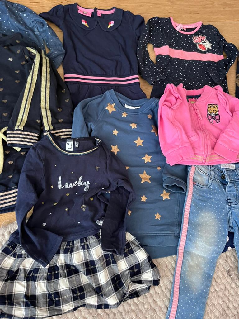 Kledingpakket jas, jurkjes vestjes 80/86 feetje, 17 stuks, Ophalen of Verzenden, Zo goed als nieuw