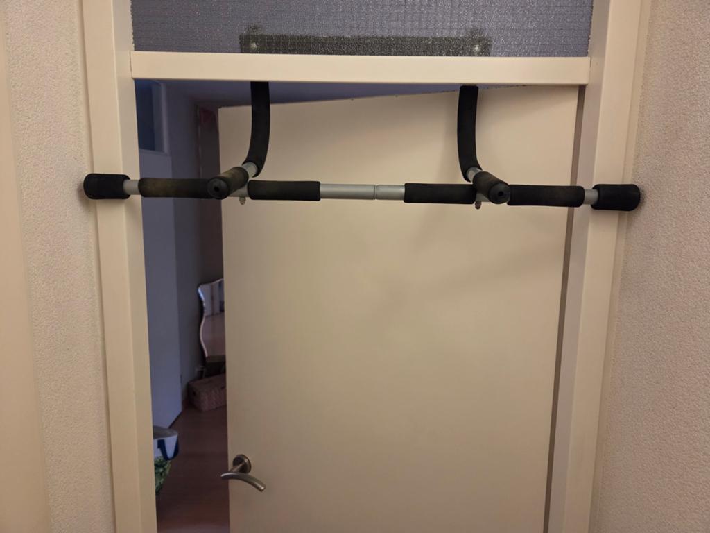Pull up bar.  Zonder schroeven of boren., Sport en Fitness, Fitnessmaterialen, Ophalen of Verzenden, Oprekstang