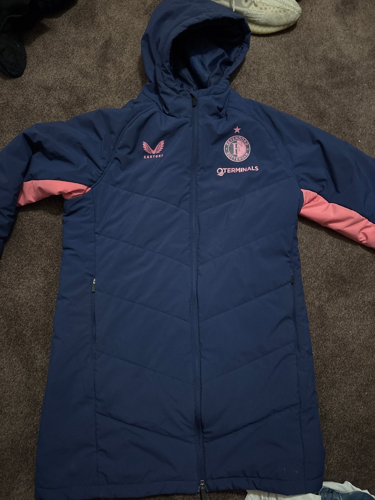 Feyenoord jas maat L 2025/2026, Ophalen of Verzenden, Zo goed als nieuw, Maat 52/54 (L), Blauw
