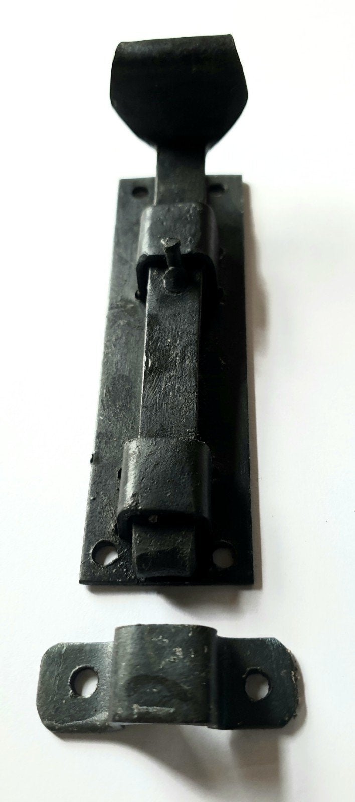 Nieuwe 150 mm lange deur of raam grendel smeedijzer zwart., Ophalen of Verzenden, Nieuw, Chroom, Overige typen
