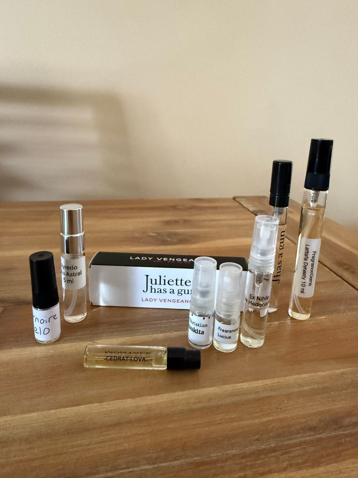Parfum Decant Samples: Byredo, Lattafa, Ex Nihilo, Montale, Sieraden, Tassen en Uiterlijk, Uiterlijk | Parfum, Zo goed als nieuw