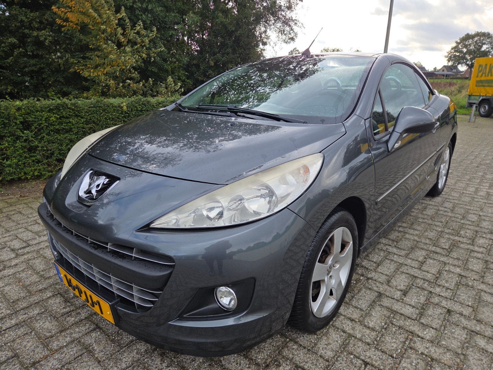 Peugeot 207 1.6 VTI CC 88KW 2011 Grijs, Voorwielaandrijving, Stof, 4 cilinders, 4 stoelen