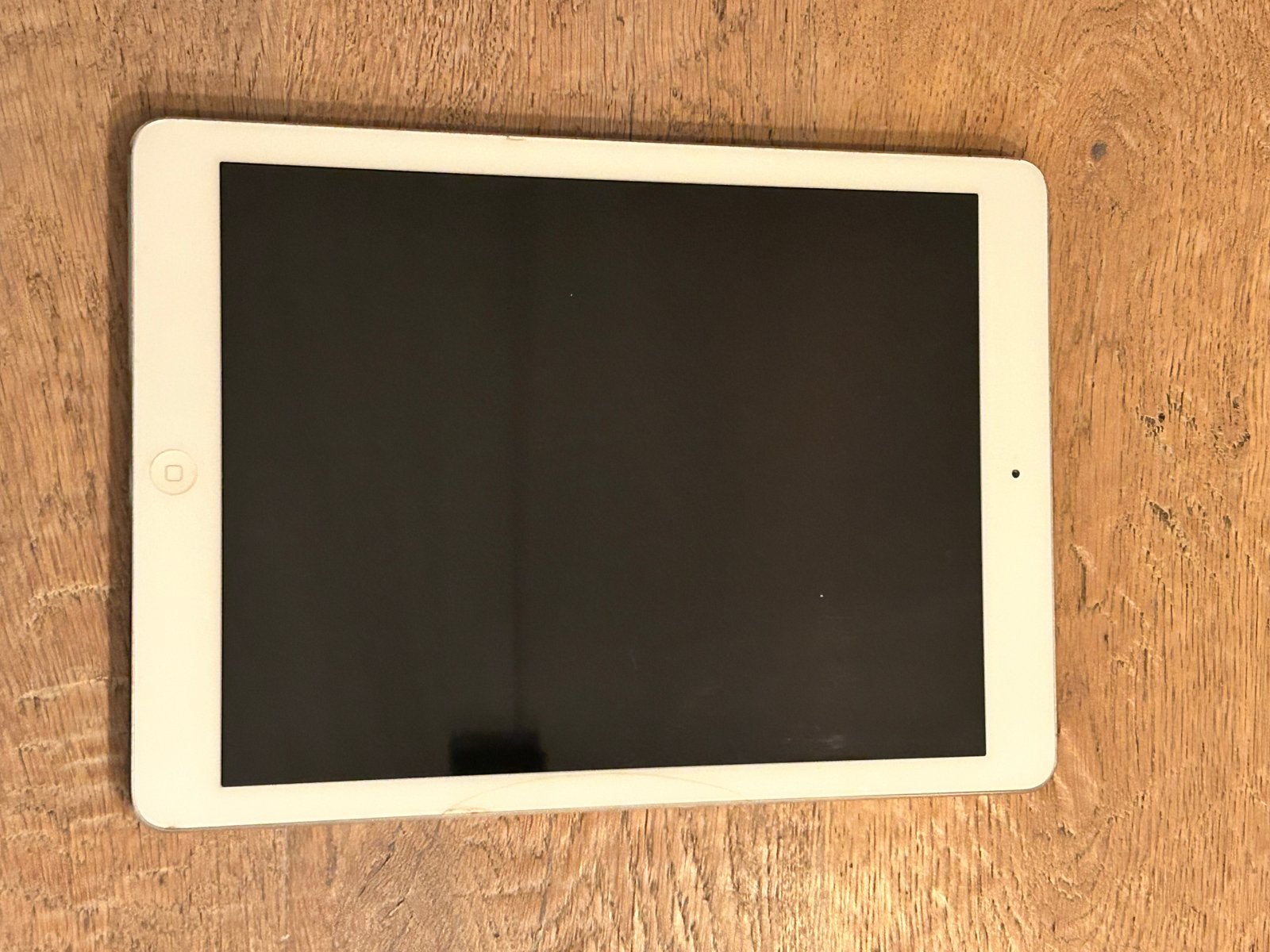 Foto 4 van Apple iPad Air 16GB Wi-Fi - Zilver (MD788NF/A)