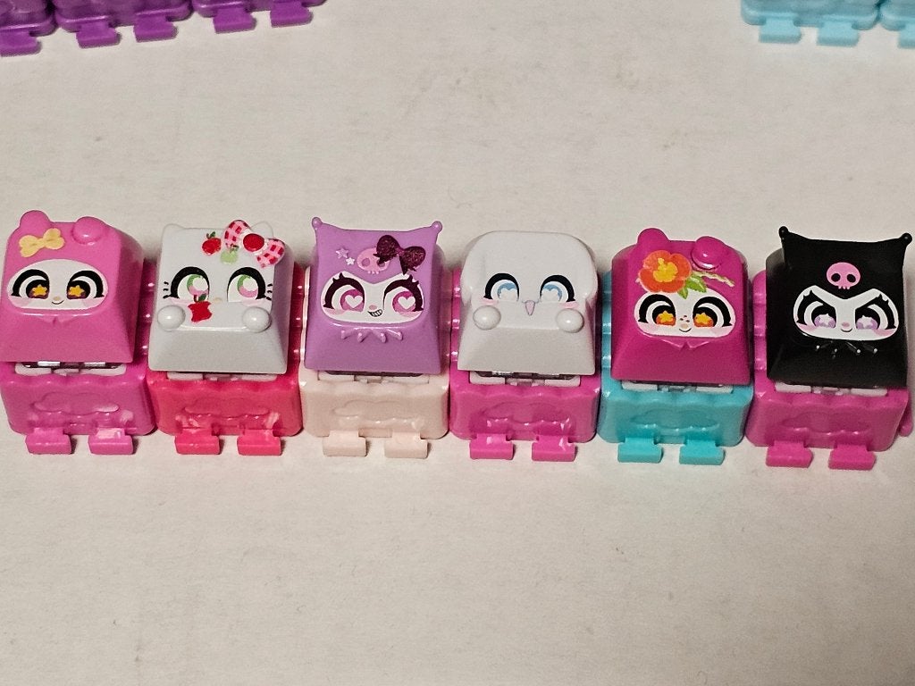 Hello Kitty Clickeez 3,50 euro per stuk, Ophalen of Verzenden, Zo goed als nieuw