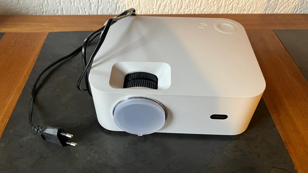 Compacte Wambo Mini Beamer/Projector met Muur/Plafond Mount, Ophalen, LED, Zo goed als nieuw, Wanbo