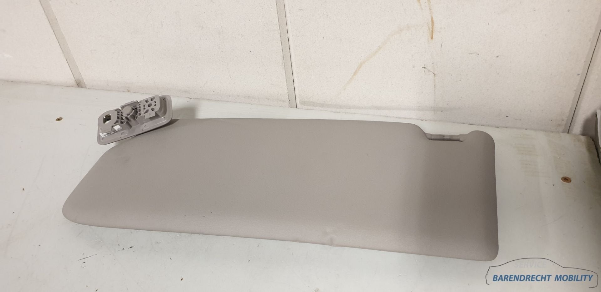 Zonneklep links bestuurderskant Volvo C30 origineel gebruikt, Gebruikt, Gunnar Engellaus vag 8
405 31  Gothenburg, SE, Info@volvocars.com