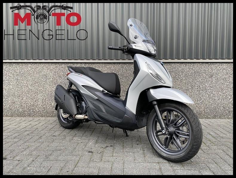 Piaggio BEVERLY 400 HPE (bj 2022), Motoren, PIAGGIO VESPA B.V., Scooter, Bedrijf, Info@piaggiogroup.com