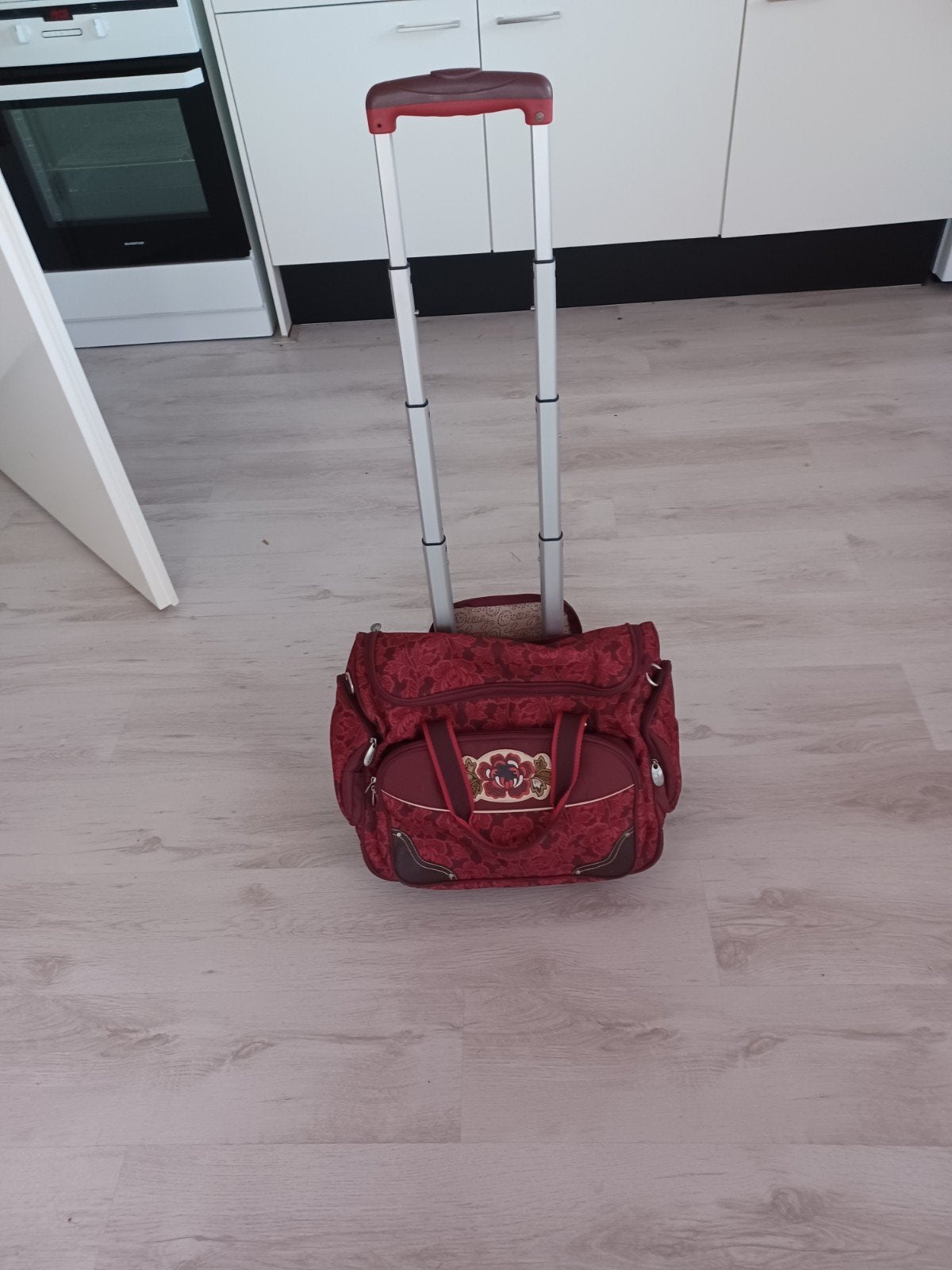 Mooie kleine Oililly Koffer Rood., Sieraden, Tassen en Uiterlijk, Ophalen, Zo goed als nieuw, Hard kunststof