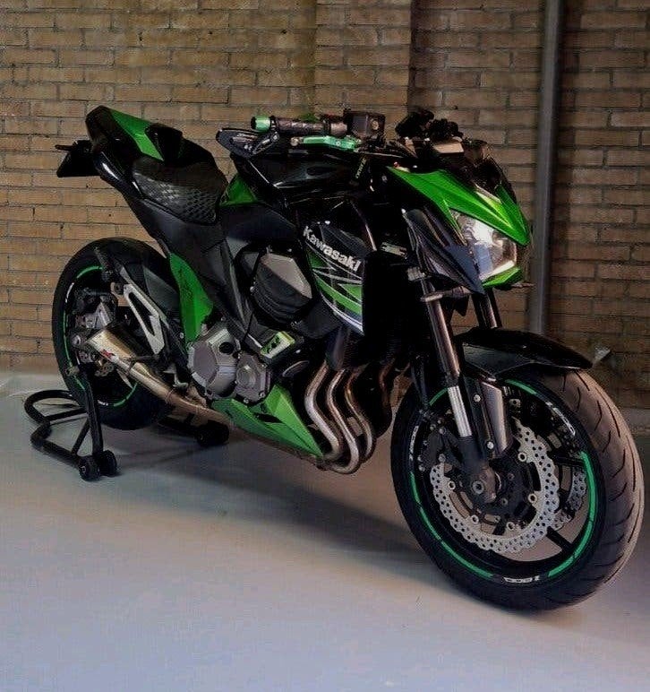 Kawasaki Z800 - Super dik geluid, netjes onderhouden, Motoren, Motoren | Kawasaki, Sportuitlaat, 4 cilinders, Motorrijbewijs A