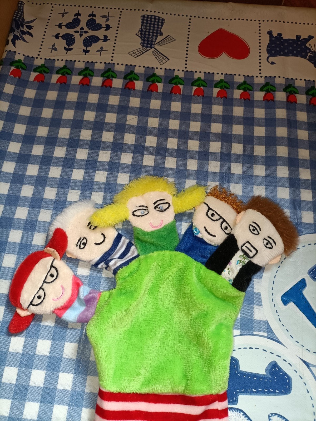 Vingerpopjes aan handpop XXX Lutz, Ophalen of Verzenden, Zo goed als nieuw, Overige typen