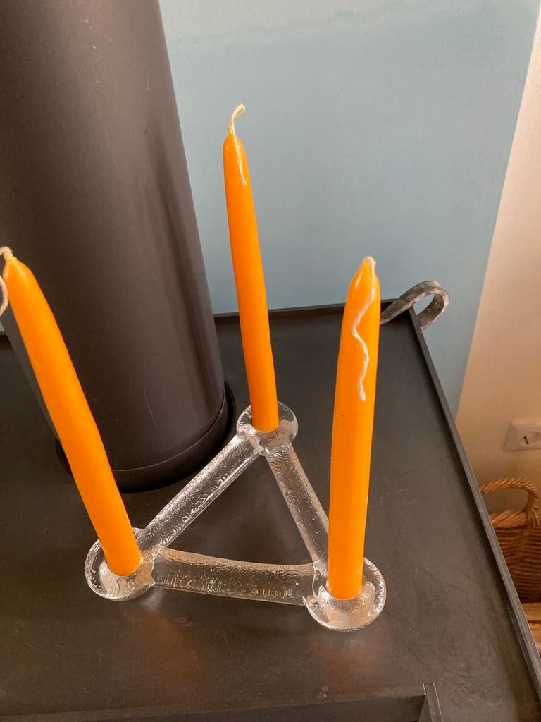 Pukeberg glazen driehoek kandelaar voor drie kaarsen, Antiek en Kunst, Ophalen of Verzenden, Glas