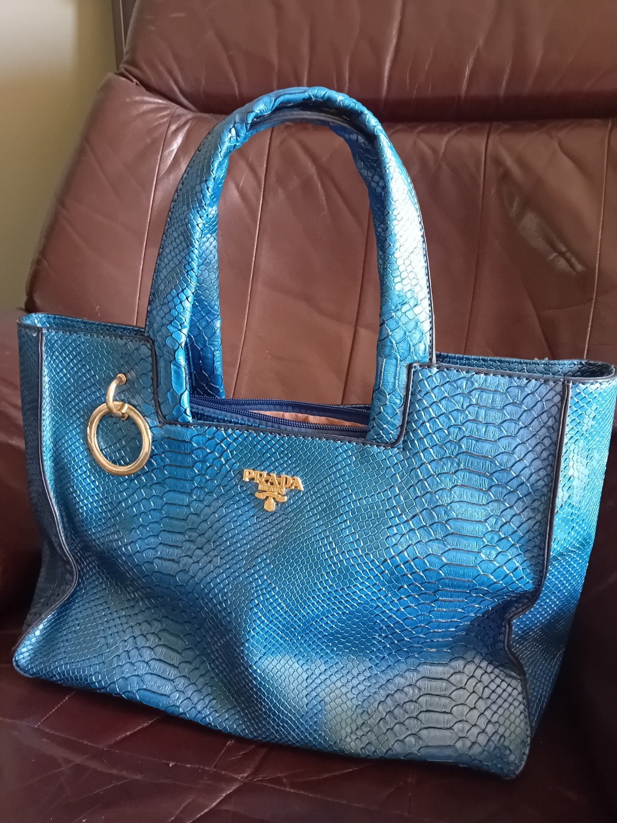 Handtas blauw met slangenprint, Sieraden, Tassen en Uiterlijk, Tassen | Damestassen, Ophalen of Verzenden, Gebruikt, Blauw, Handtas