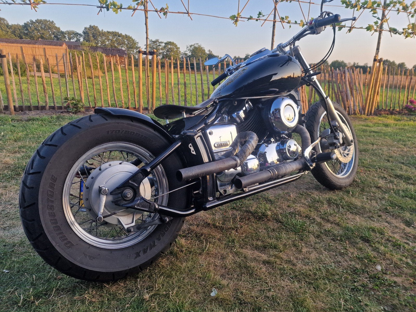 Yamaha Dragstar XV 650  Custom Bobber, Cardan-aandrijving, 2 cilinders, Chopper, Particulier