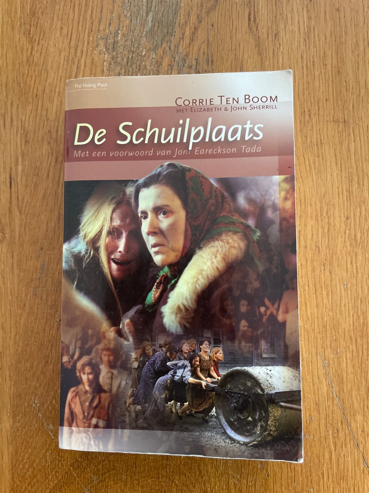 De Schuilplaats - Corrie ten Boom (Boek), Ophalen of Verzenden, 20e eeuw of later, Gelezen
