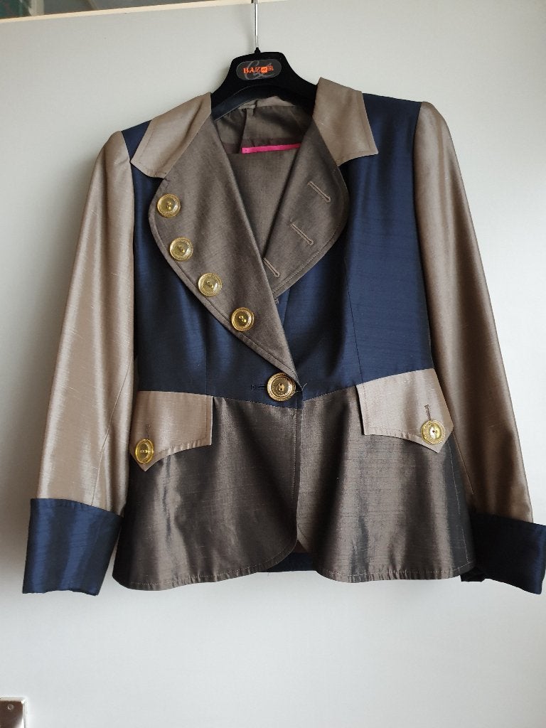 Bijzonder blauw brons mantelpakje van Christian LaCroix F38, Kostuum of Pak, Blauw, Ophalen of Verzenden, Zo goed als nieuw